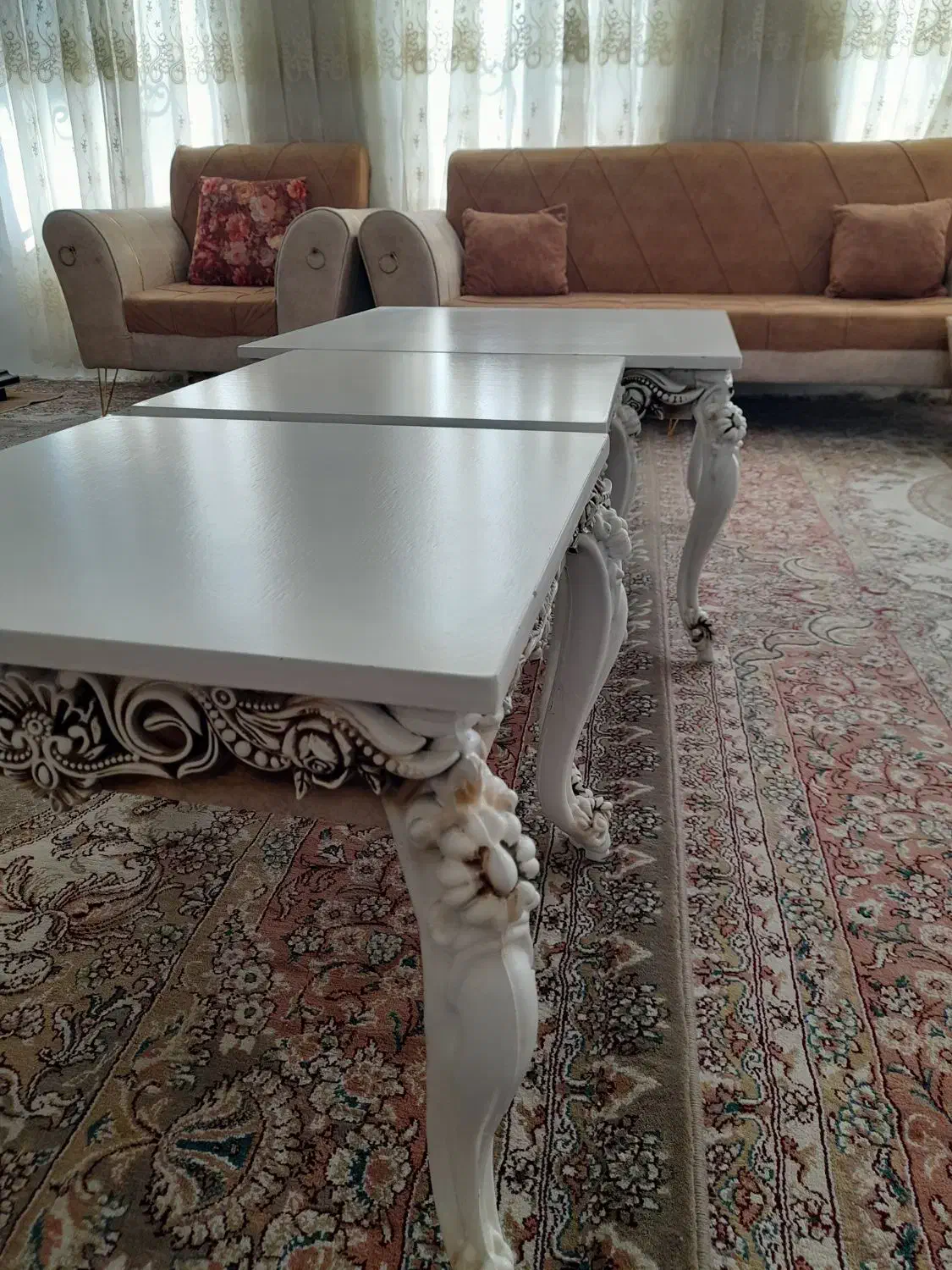 میز|مبلمان خانگی و میز عسلی|صحنه, |دیوار