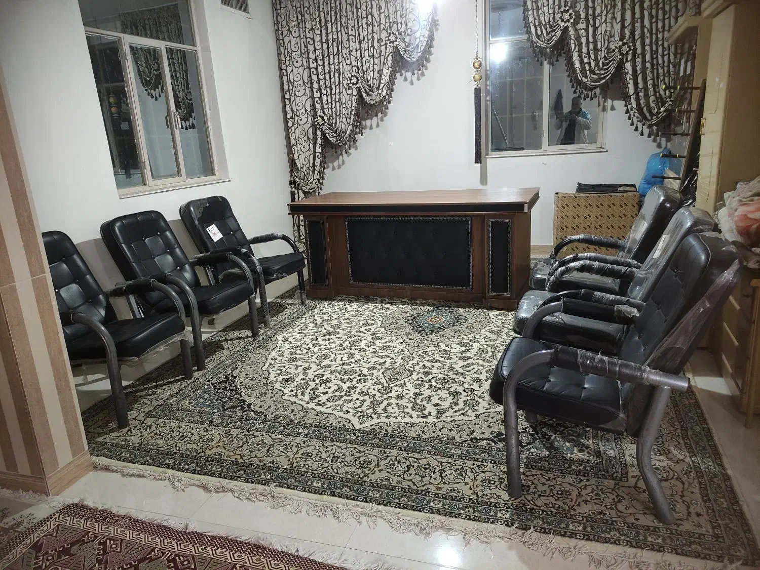 فروش 1عدد میز مدیریت|مبلمان اداری|اقبالیه, |دیوار