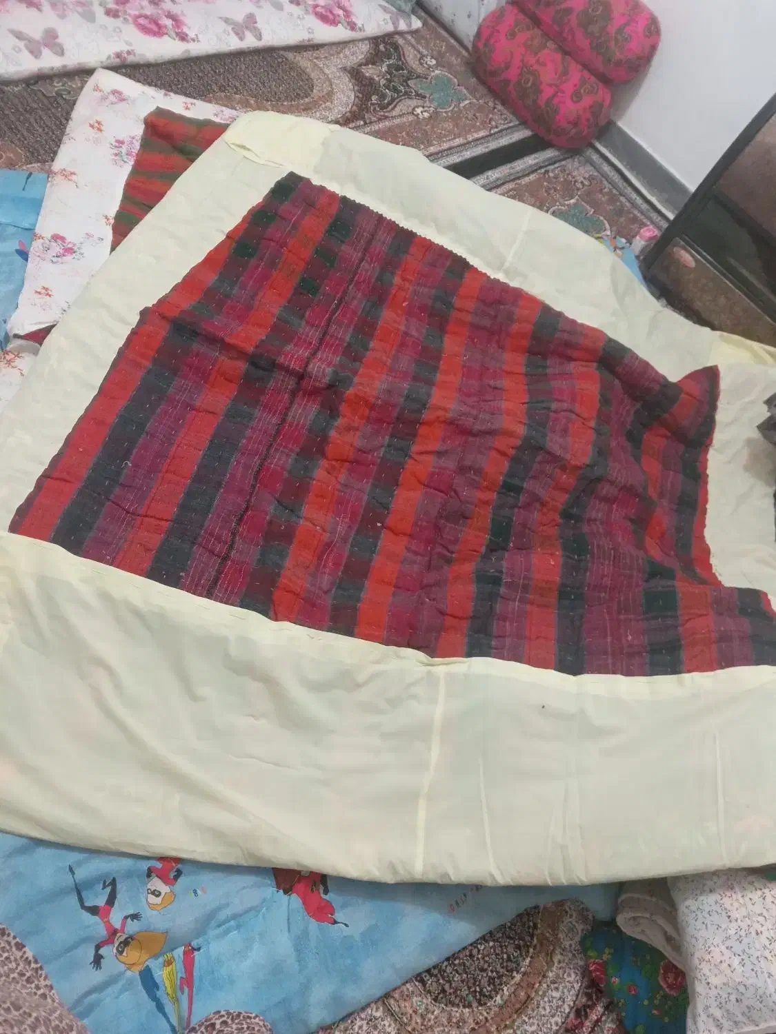لحاف موج و تشک نو|رختخواب، بالش، پتو|سقز, |دیوار