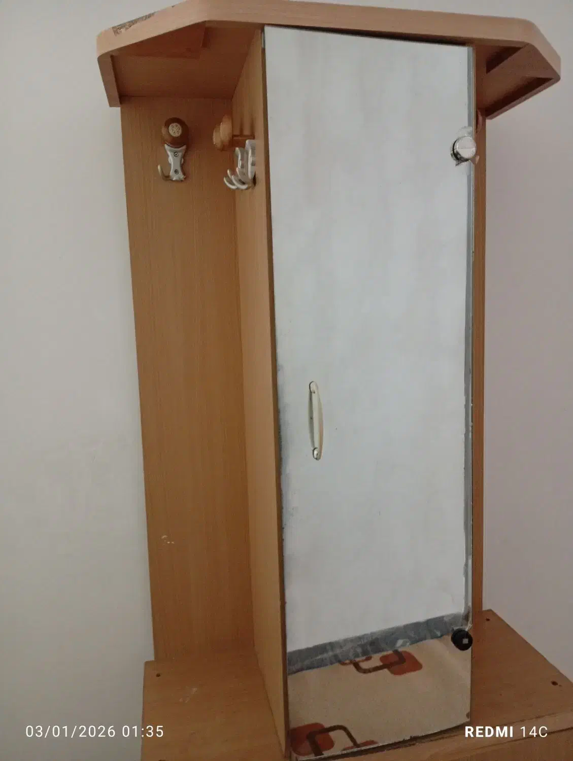 جاکفشی|جاکفشی، کمد، دراور|ایوان, |دیوار