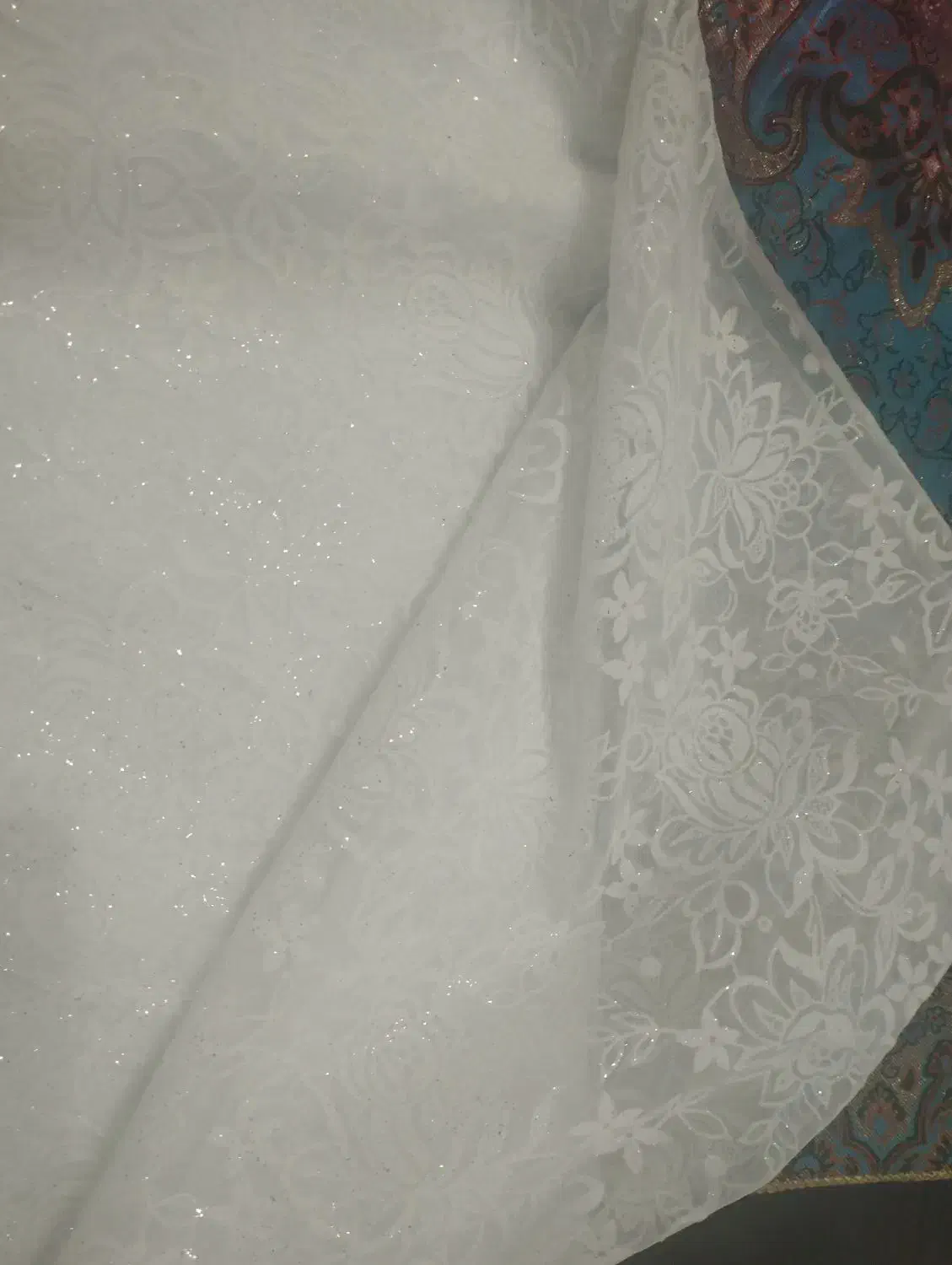 دو تا چادر سفید عروس نو|لباس|رشت, فرزانه|دیوار