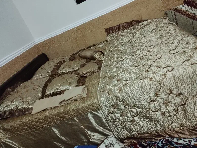 رو تختی ساتن درحد نو سالم قیمت ۸۵۰|سرویس روتختی|قم, بنیاد|دیوار