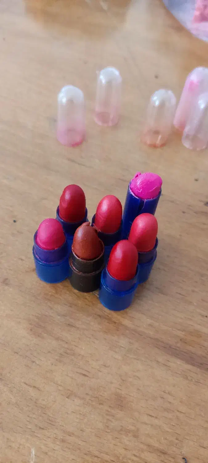 تعدادی لوازم آرایش|بدلیجات|خرم‌آباد, |دیوار