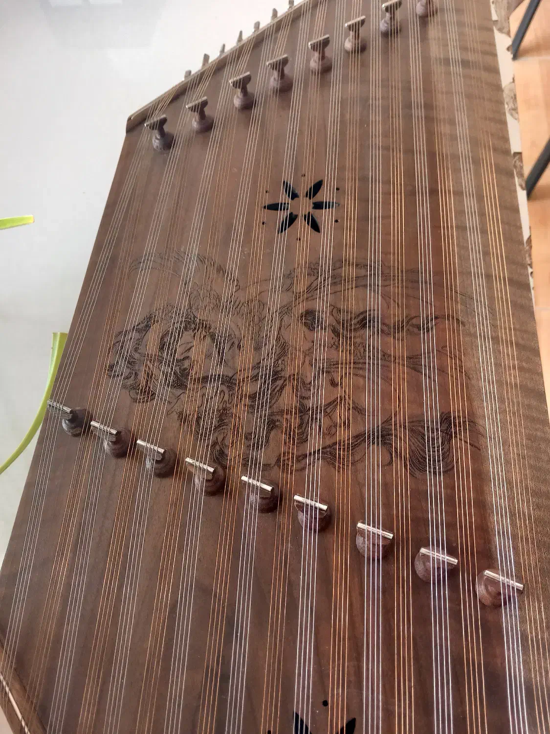 ساز و موسیقی|سازهای سنتی|بیجار, |دیوار