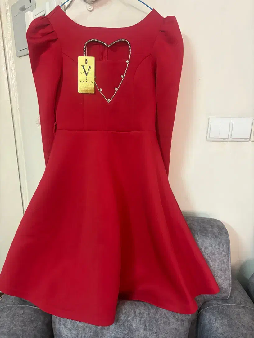 لباس مجلسی|لباس|فردیس, داوری|دیوار