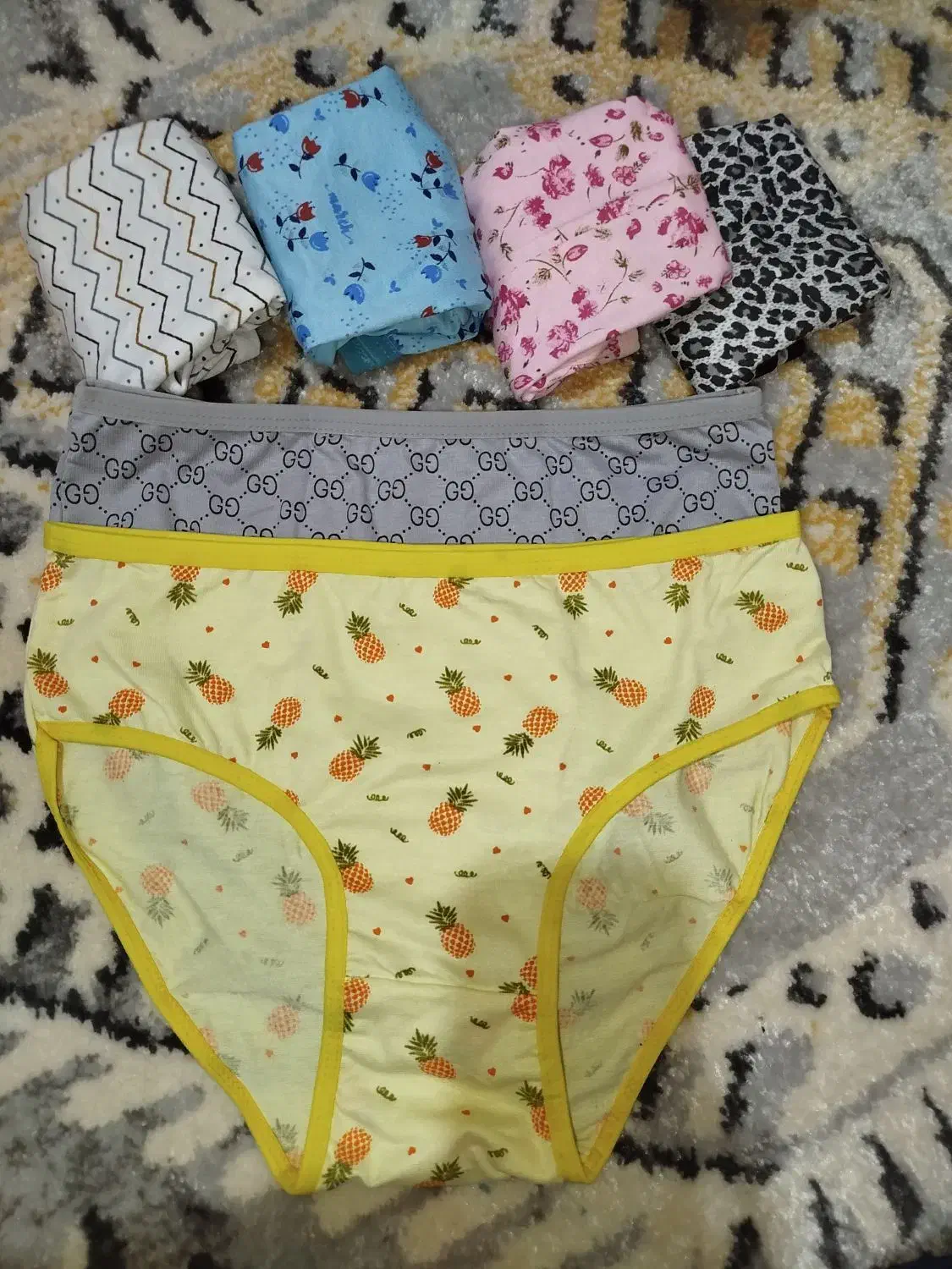 لباس زیر|لباس|چابهار, |دیوار