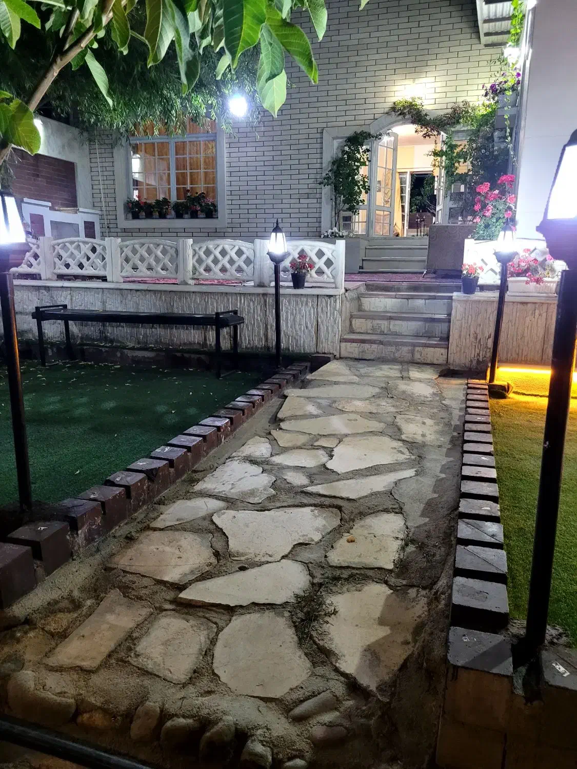 اجاره روزانه باغ ویلا با تمام امکانات رفاهی|اجارهٔ کوتاهمدت ویلا و باغ|بروجن, |دیوار