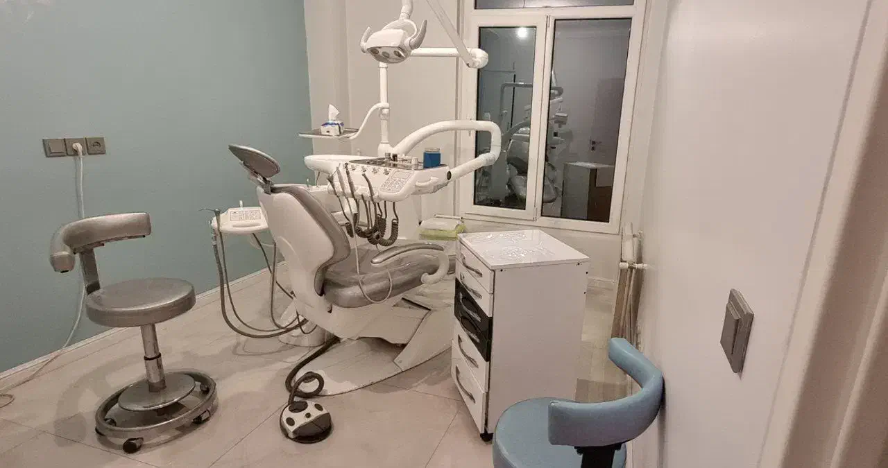 دستیار و منشی دندانپزشک|استخدام درمانی، زیبایی، بهداشتی|تهران, فرمانیه|دیوار