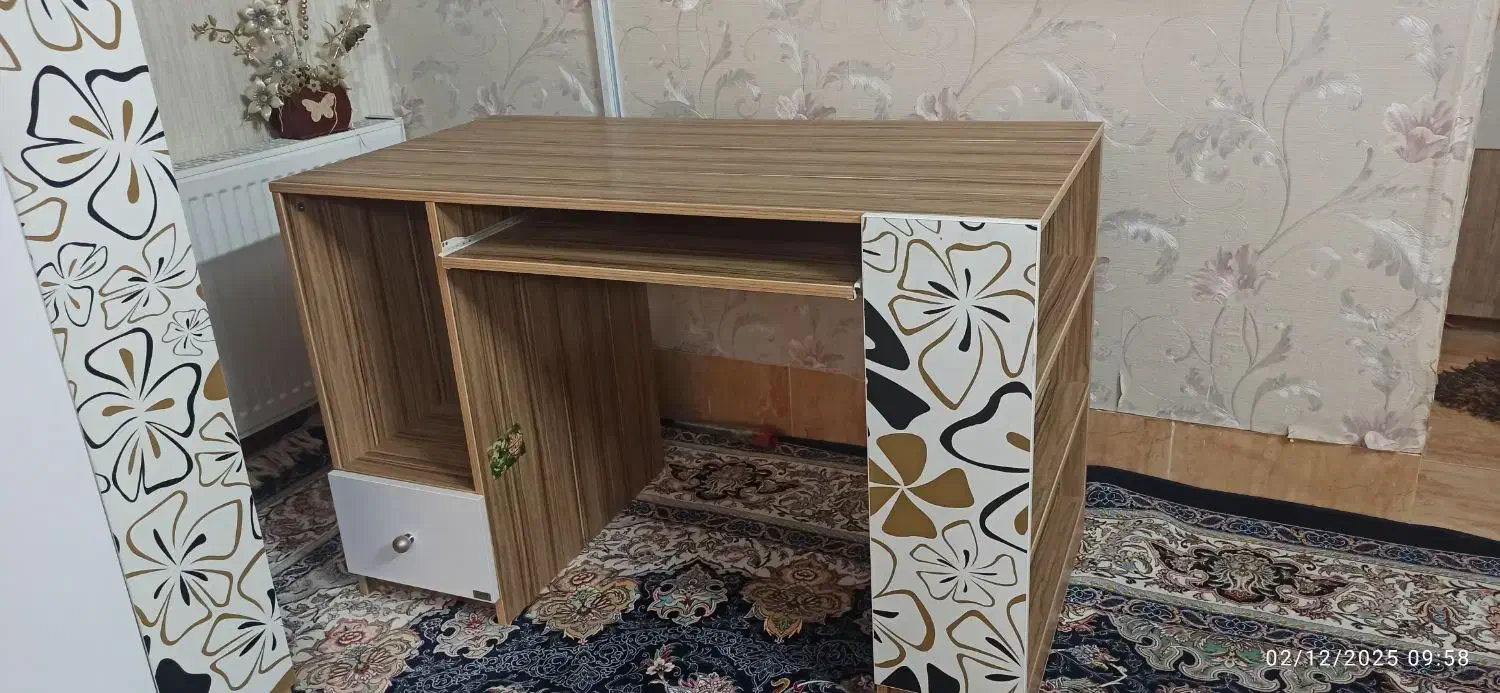 میز کامپیوتر و کمد لباس|میز تحریر و کامپیوتر|زاهدان, |دیوار