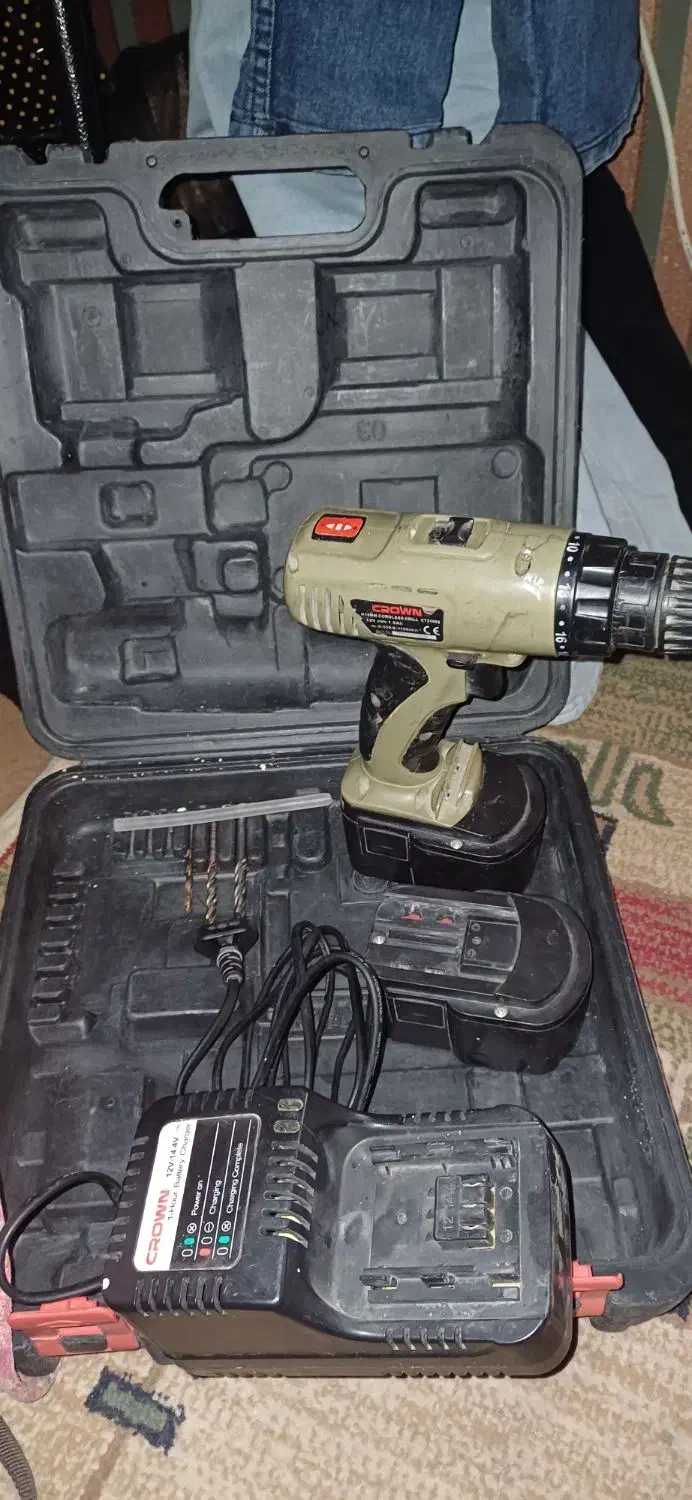 دریل شارژی کرون کاملا سالم با دو عدد باطری فابریک|ابزارآلات|مشهد, شهرک رازی (شهرک غرب)|دیوار