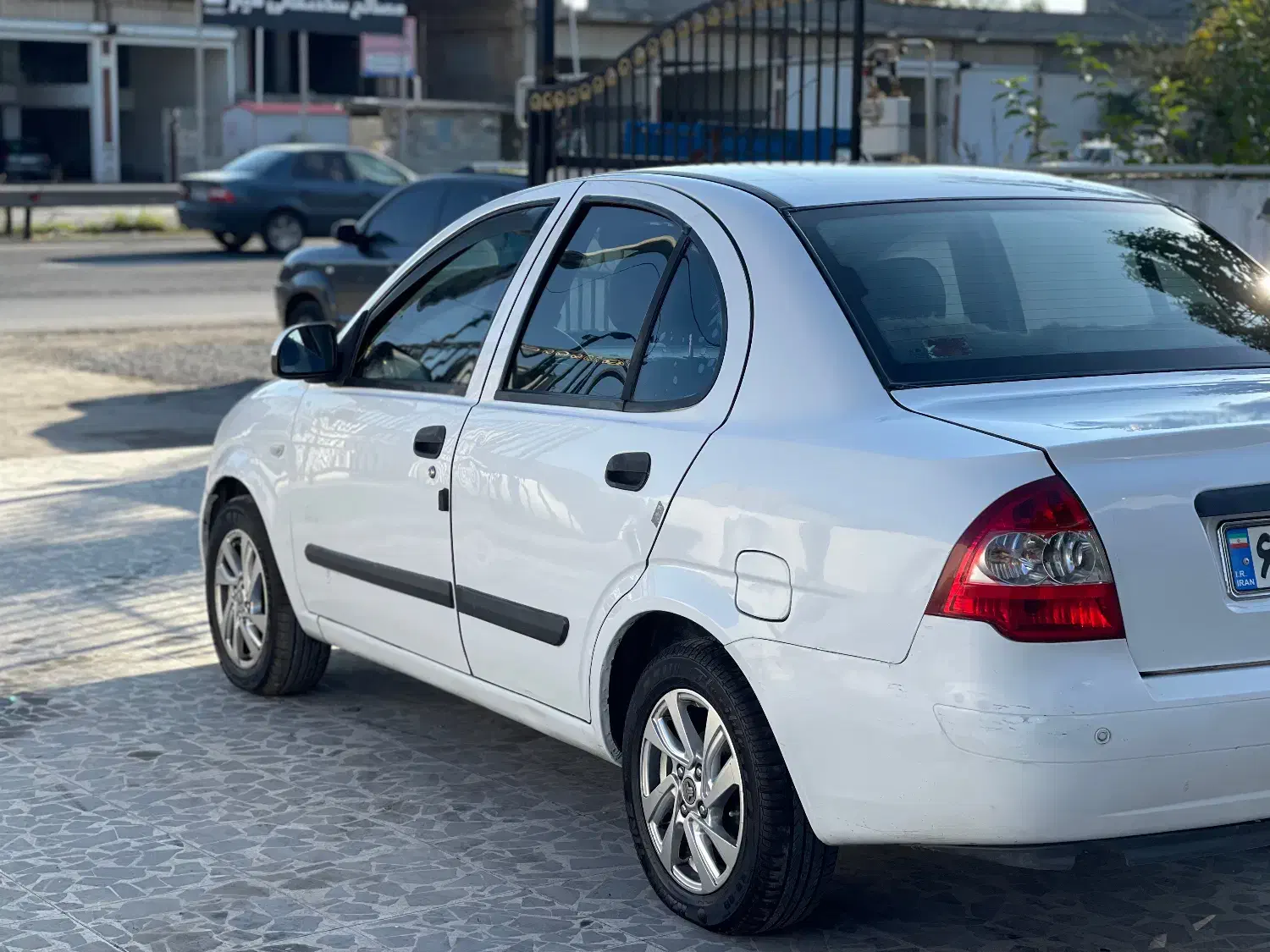 تیبا مدل۹۲ بیرنگ کارمندی|خودرو سواری و وانت|تنکابن, |دیوار