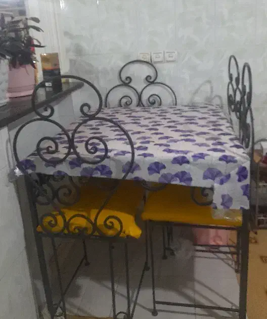 میز ناهار خوری چهار نفره  کاملا سالم در حد نو|میز و صندلی غذاخوری|خرم‌آباد, |دیوار