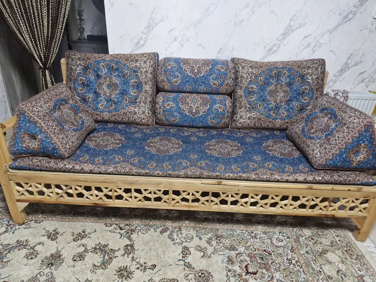 تخت شاه نشین|مبلمان خانگی و میز عسلی|محمدشهر, سیدآباد|دیوار