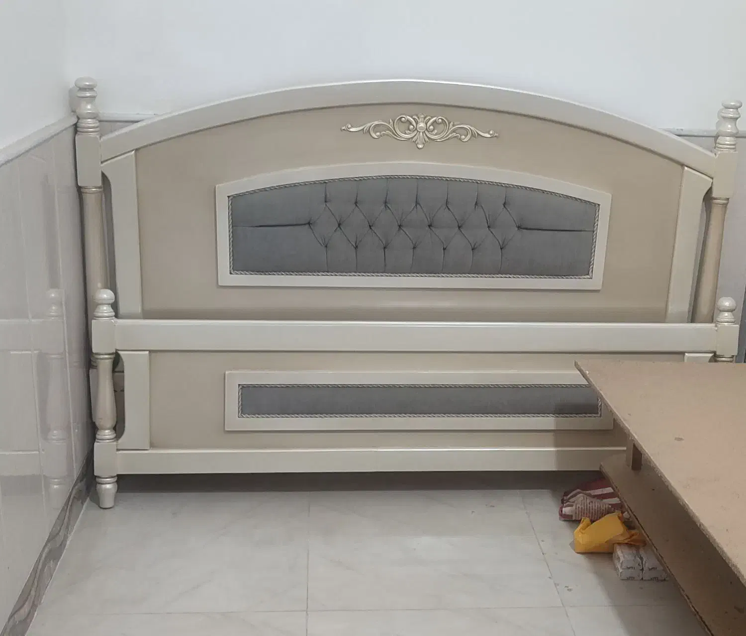 سرویس خواب سالم و نو|تخت و سرویس خواب|قم, نخودی|دیوار