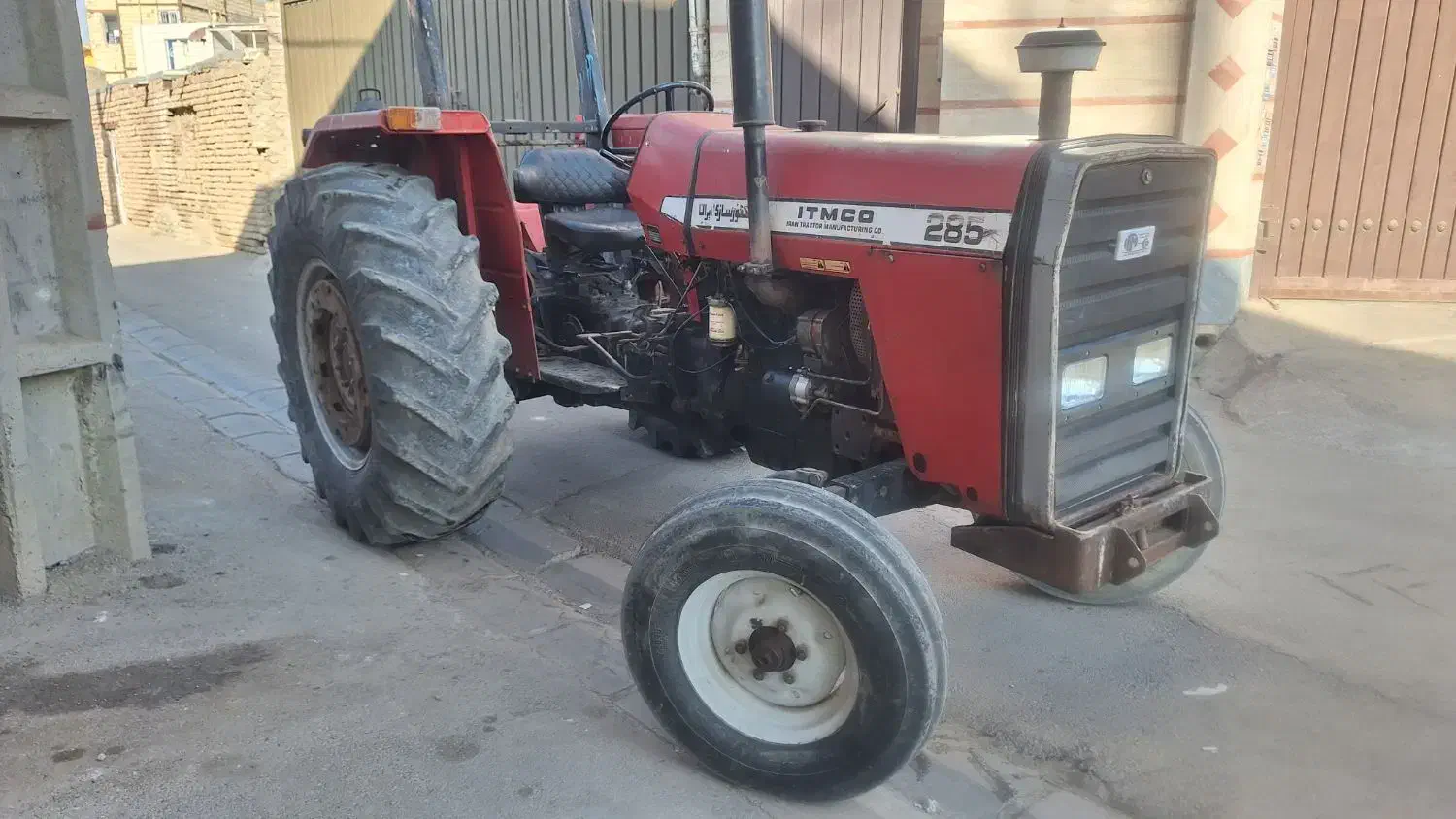 تراکتور ۲۸۵ مدل ۸۷|خودرو سنگین|الوند, |دیوار
