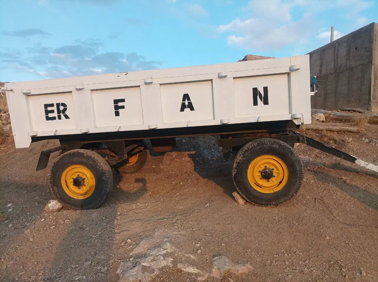 تریلی چهار خانه 2 در سه و نیم. اصلا استفاد نشد|قطعات یدکی و لوازم جانبی|سقز, |دیوار