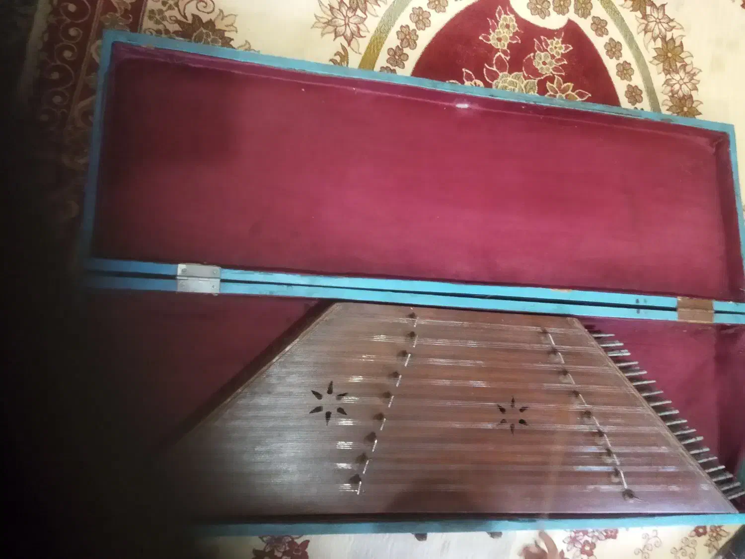 سنتور با کیف|سازهای سنتی|فومن, |دیوار