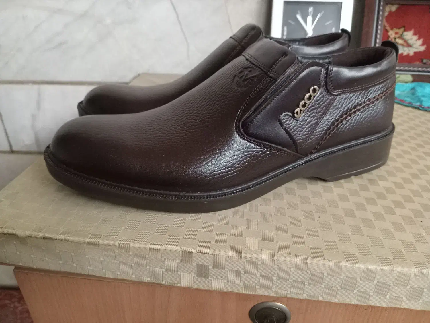 کفش|کیف، کفش، کمربند|قم, باجک دو|دیوار