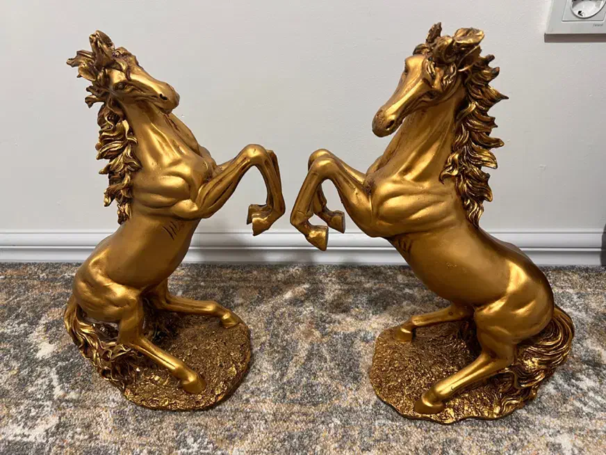 دوعدداسب ازجنس پلی استر|مجسمه، تندیس، ماکت|شیراز, شهرک بهشتی|دیوار