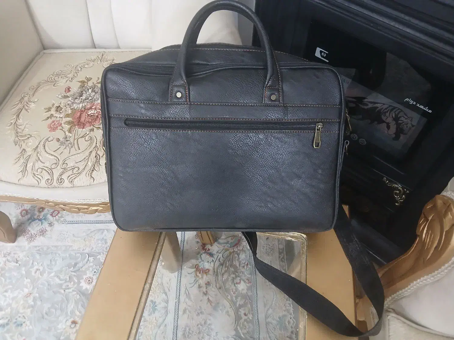 کیف دستی چرم  مدرسه و کار بسیار نو|کیف، کفش، کمربند|مشهد, هفده شهریور|دیوار