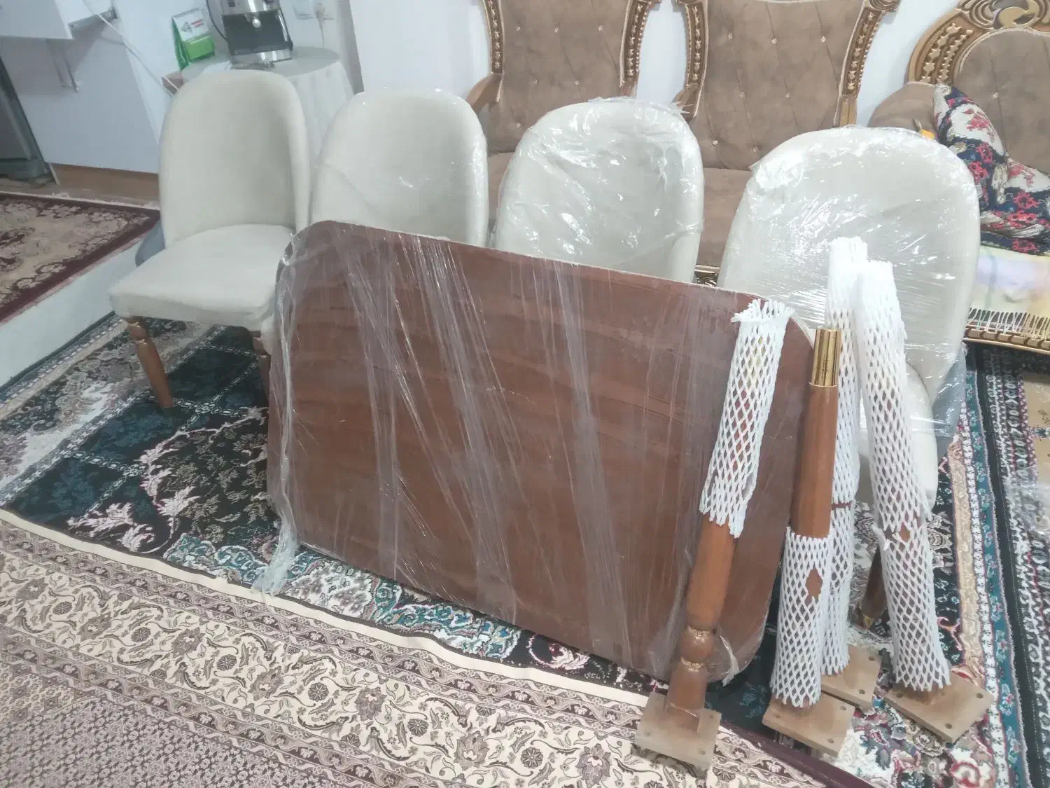 میز غذا خوری ۴نفری|میز و صندلی غذاخوری|پارسآباد, |دیوار