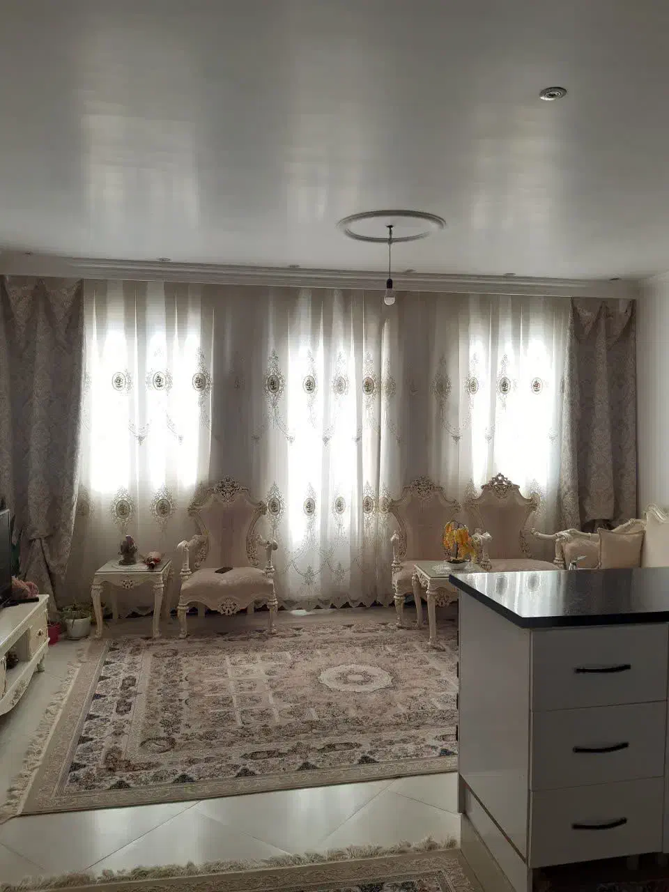 واحد مسکونی روی همکف حدود 90متر دارای تراس دلباز|اجارهٔ آپارتمان|قم, شهرک امام حسن|دیوار