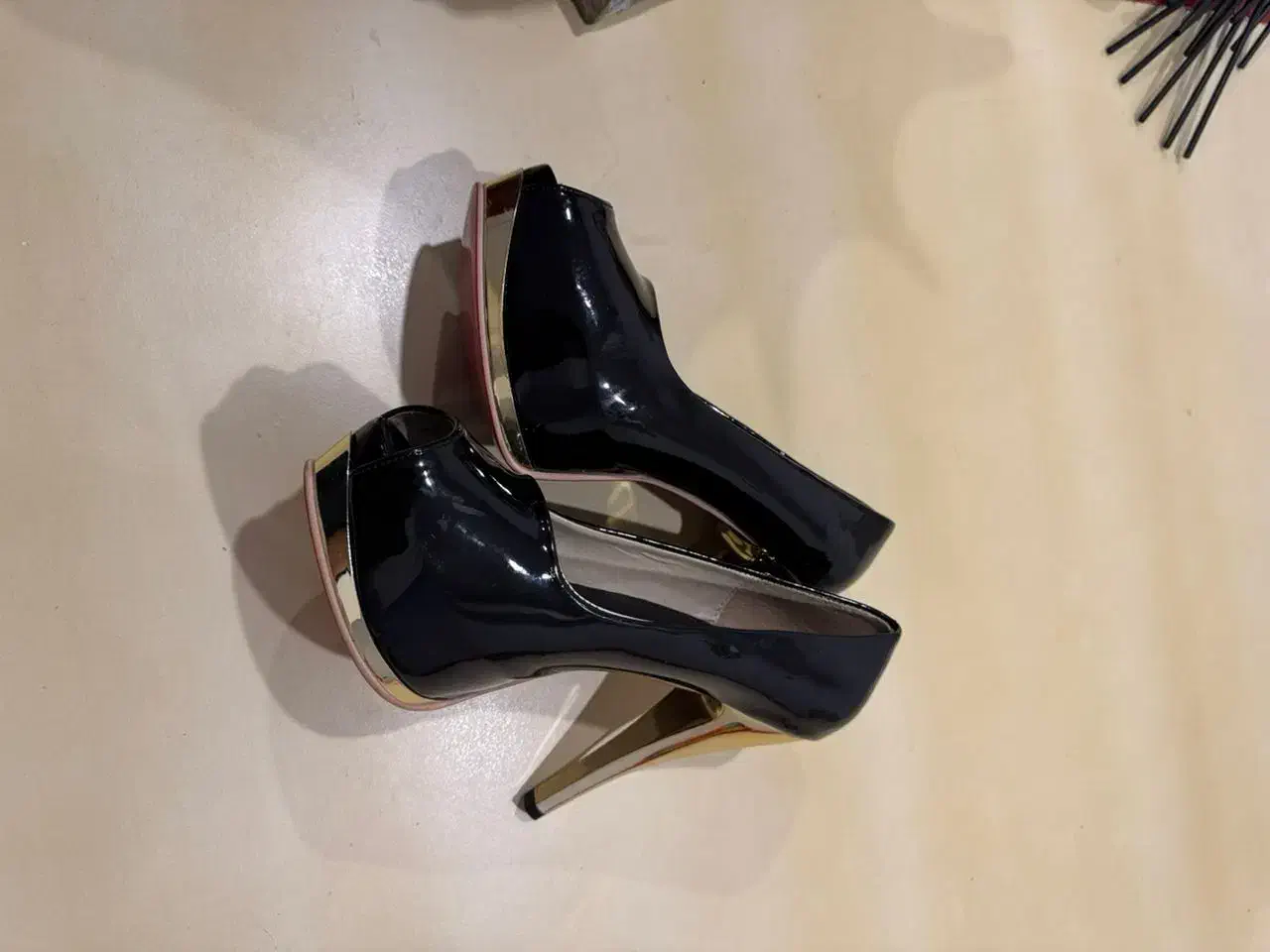 کفش مجلسی  شیک|کیف، کفش، کمربند|کیش, |دیوار