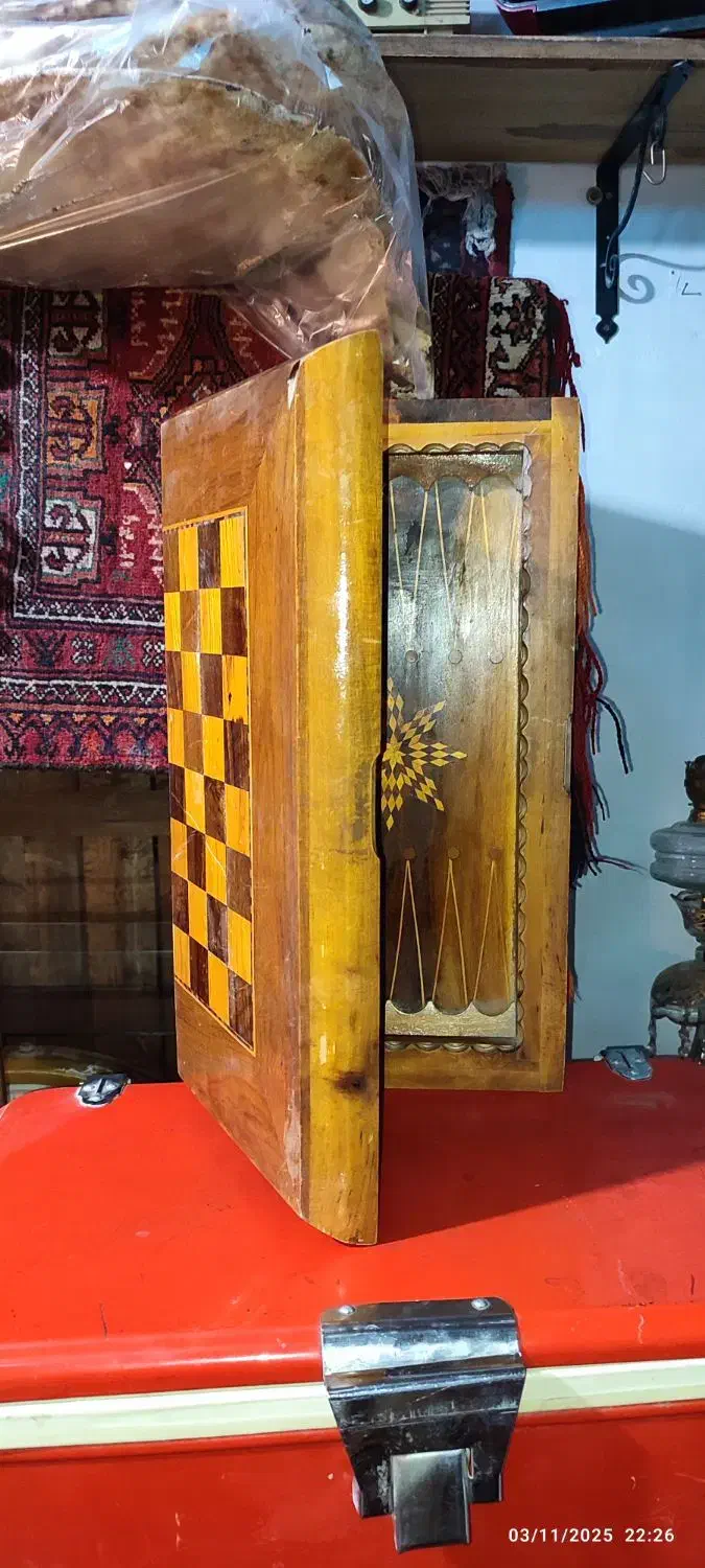 تخته نرد عتیقه سنگین وزن تمام چوب جنگلی|کلکسیون اشیاء عتیقه|اصفهان, علی قلی آقا|دیوار