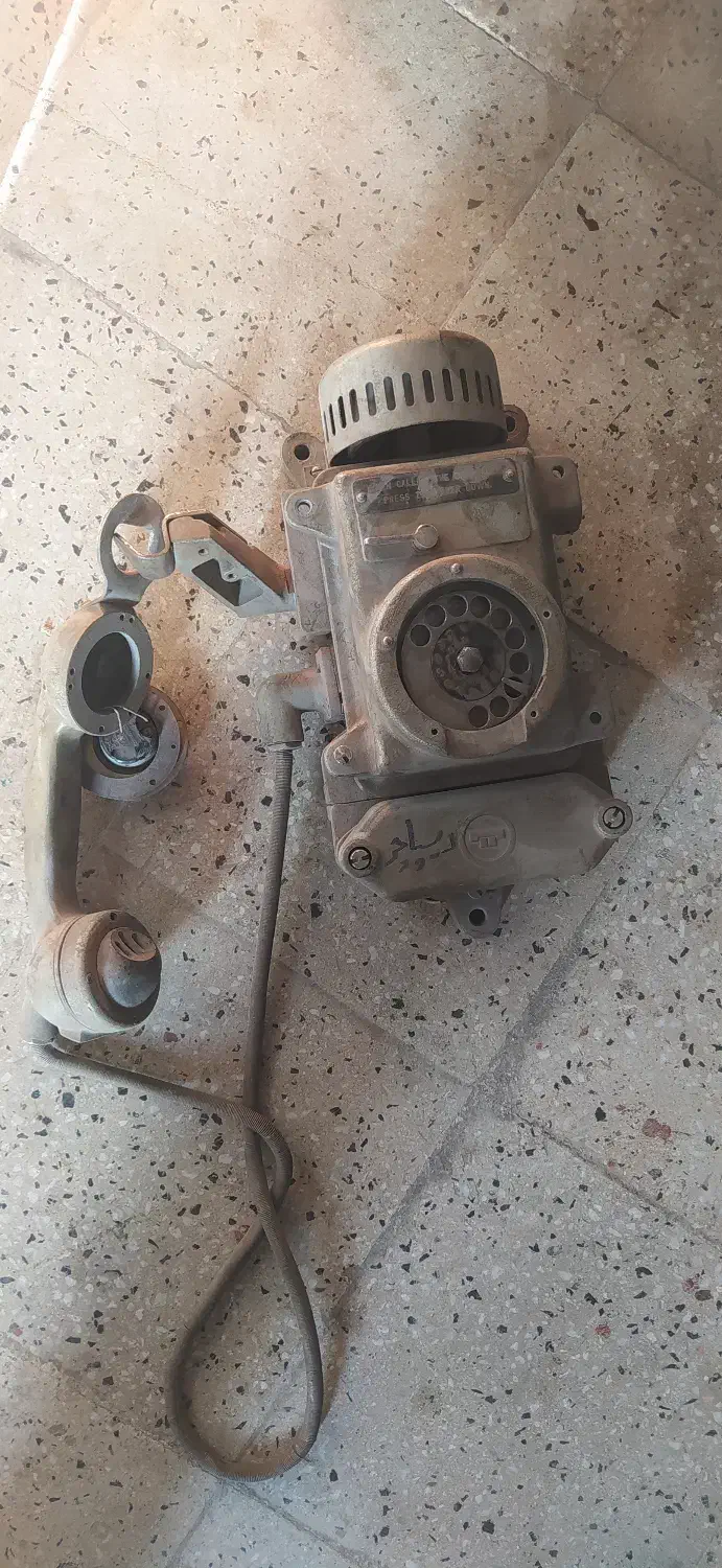 فروش دستگاه تلفن روسی قدیمی|کلکسیون اشیاء عتیقه|مبارکه, |دیوار