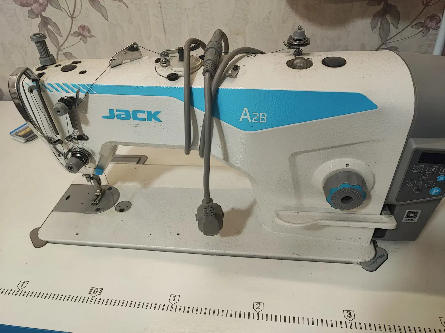 چرخ راسته دوزی A2B|چرخ خیاطی و ریسندگی|رباطکریم, رباطکریم|دیوار