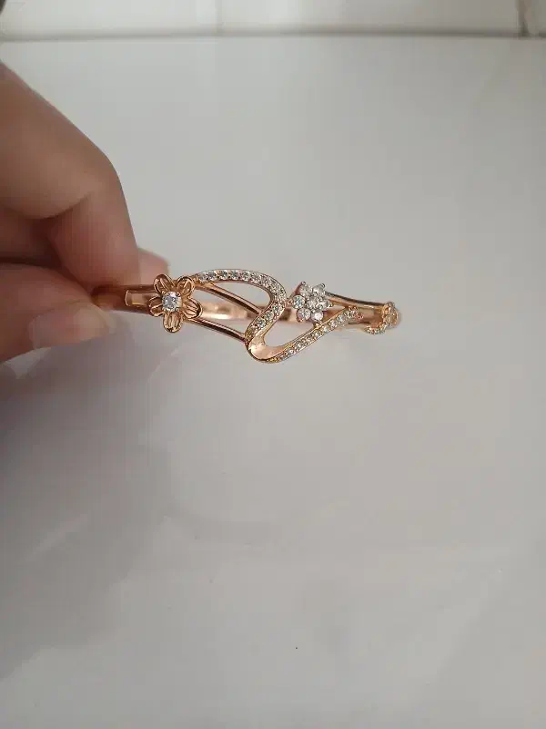 دستبند|بدلیجات|قم, بنیاد|دیوار