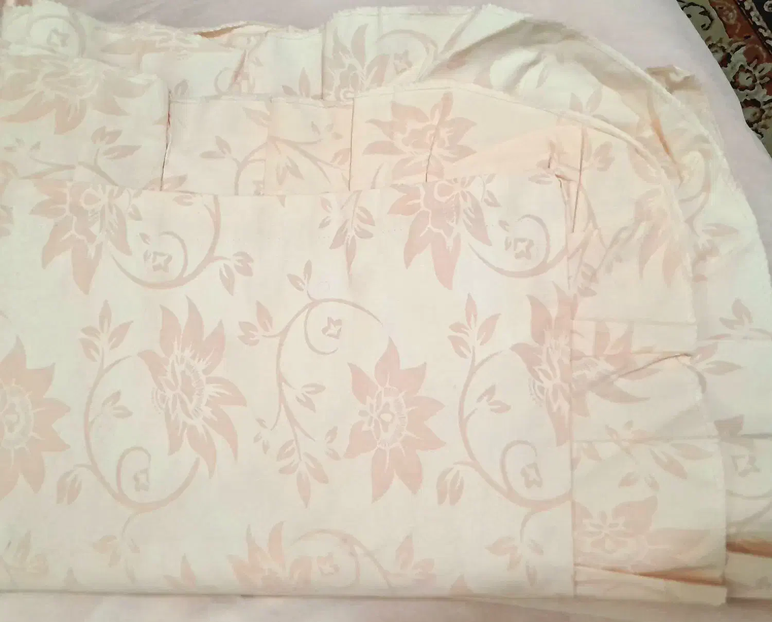 رو بالشتی|رختخواب، بالش، پتو|فسا, |دیوار