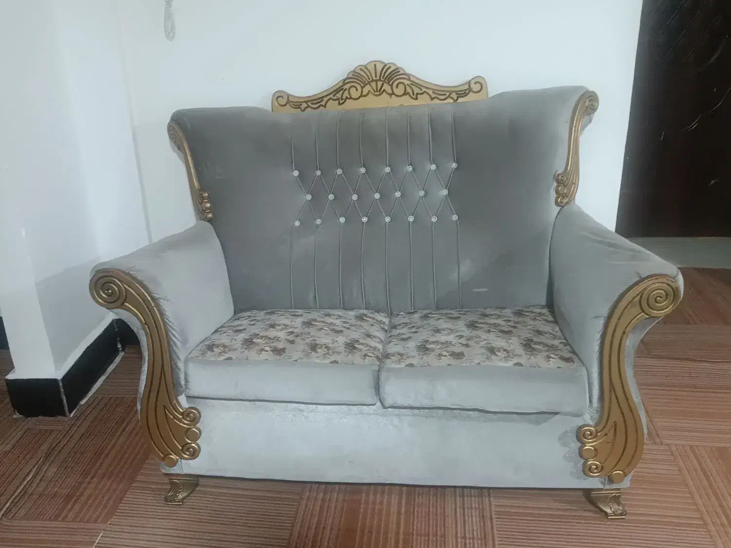 مبل ۷نفره فروش فوری|مبلمان خانگی و میز عسلی|دوگنبدان, |دیوار