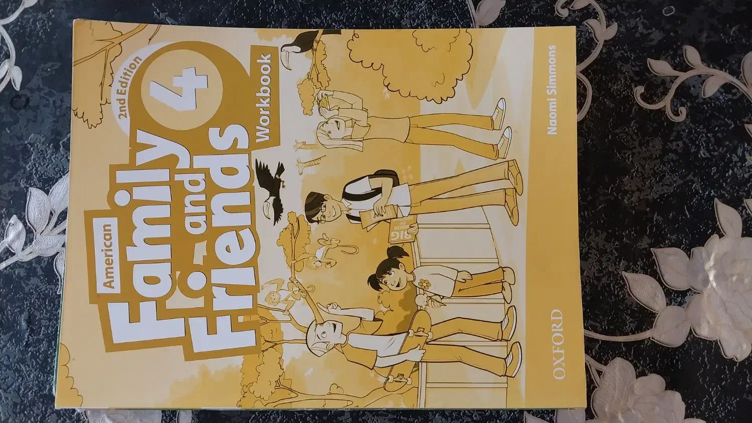 کتاب انگلیسی family and friends 4|کتاب و مجله آموزشی|کرج, گلشهر|دیوار