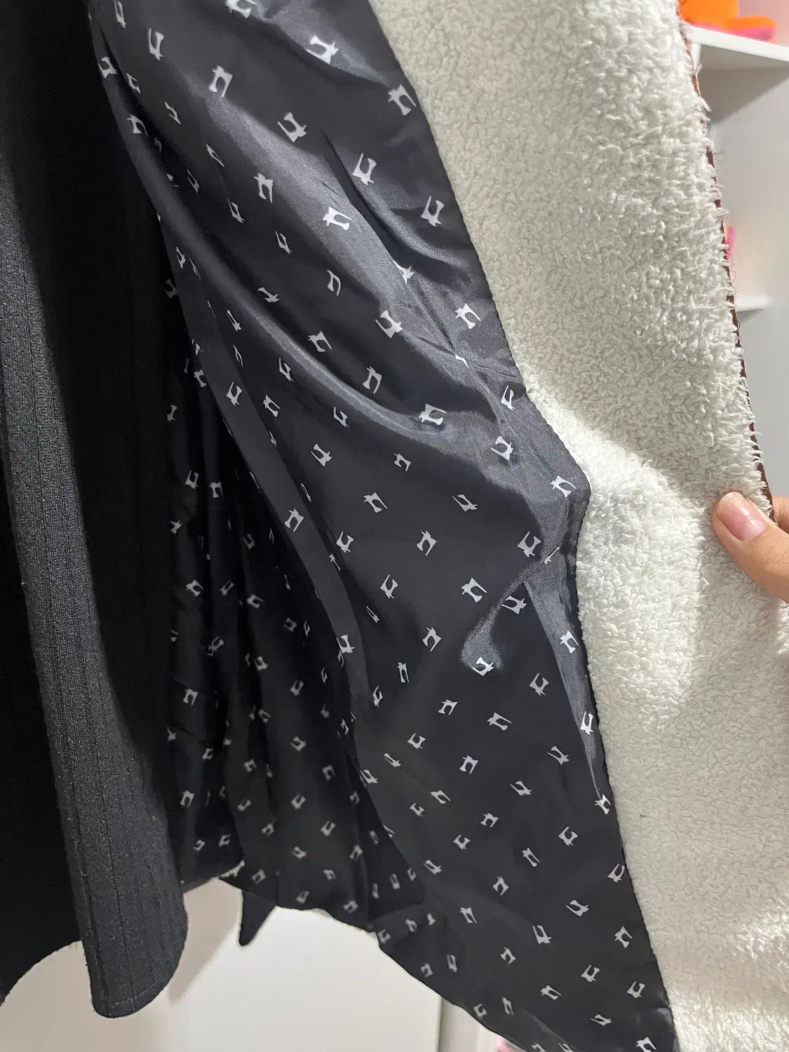 پالتو|لباس|تهران, امام زاده حسن|دیوار