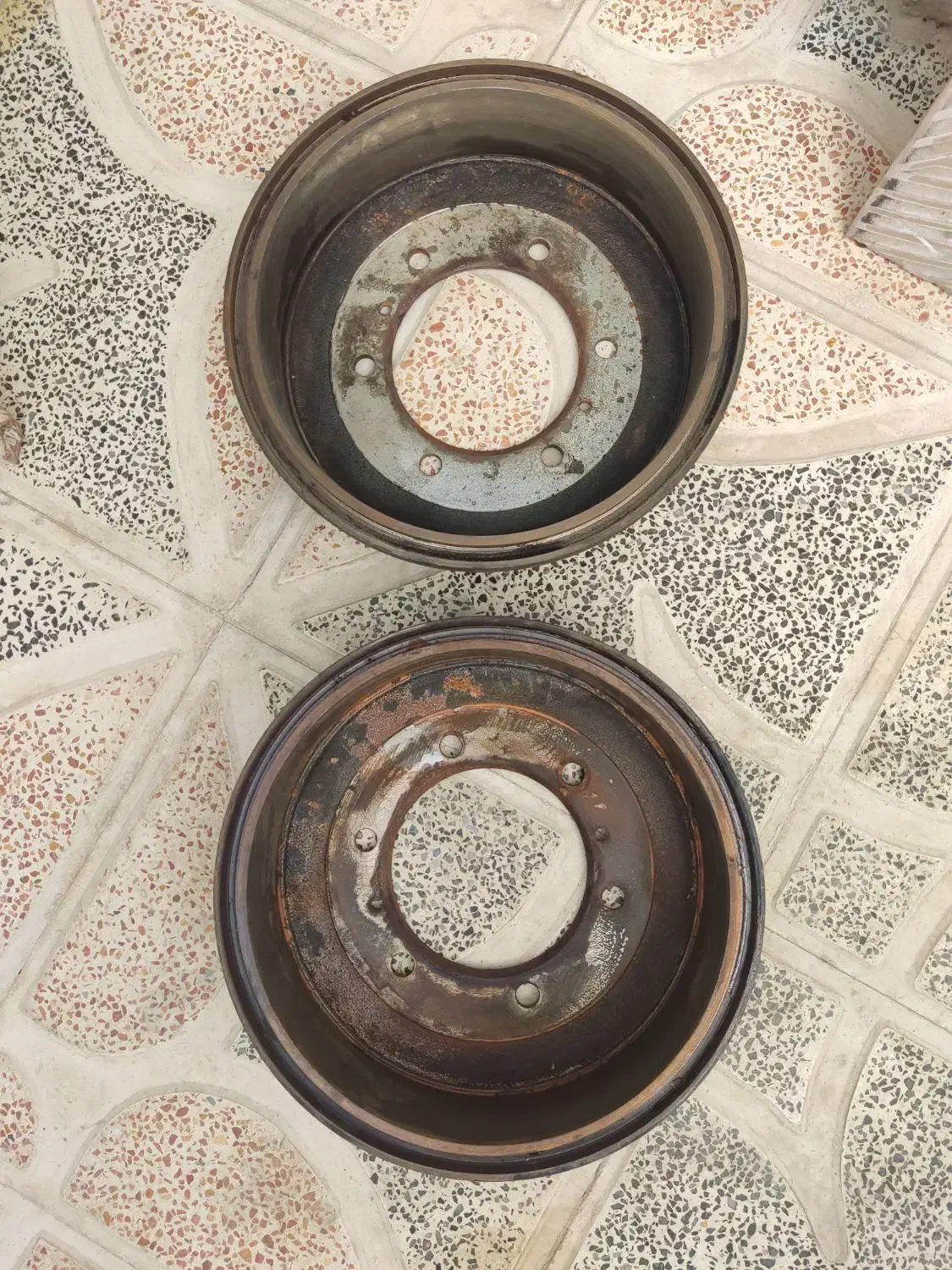 کاسه چرخ جلو نیسان|قطعات یدکی و لوازم جانبی|رباط‌کریم, شترخوار|دیوار