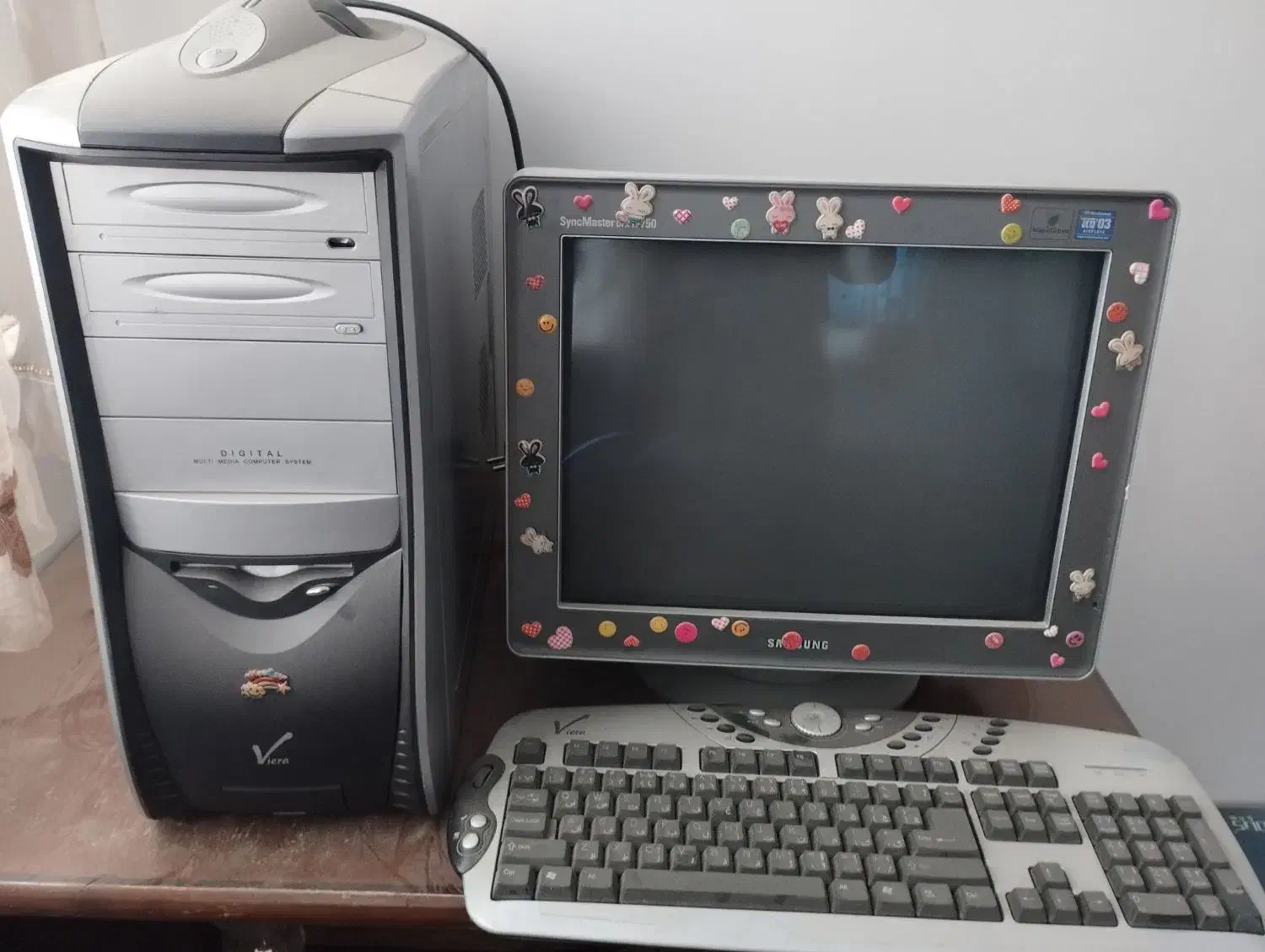 مانیتور ۱۷ اینچ کامپیوتر|رایانه رومیزی|ملایر, |دیوار