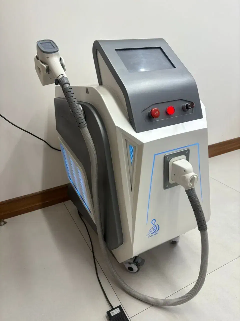 فروش  لیزر موهای زائد کم کار با قیمت استثنایی|آرایشی، بهداشتی، درمانی|اصفهان, بهار آزادی|دیوار