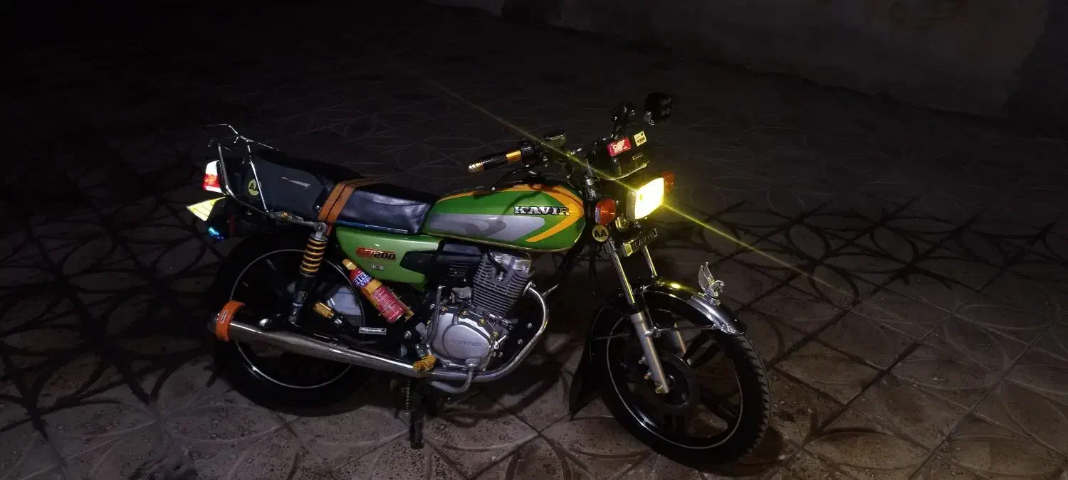 کویر ۲۰۰ cc|موتورسیکلت|ایوان, |دیوار