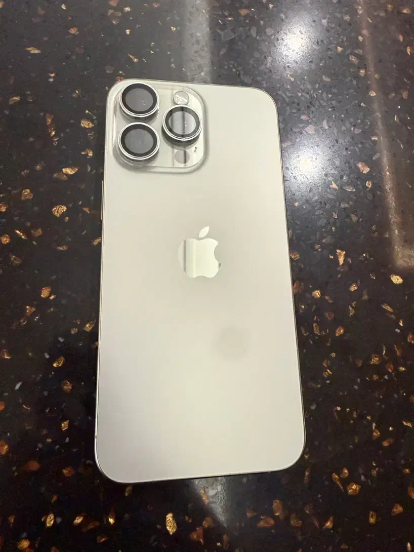 اپل iPhone 15 Pro Max با حافظهٔ ۲۵۶ گیگابایت|موبایل|تهران, پاسداران|دیوار