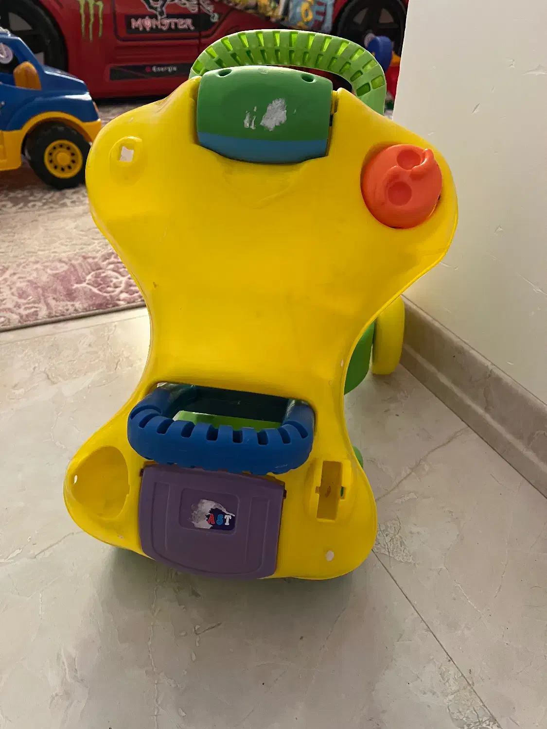 صندلی غذا و واکر (کمک راه رفتن)کودک|کالسکه و لوازم جانبی|کرمان, |دیوار