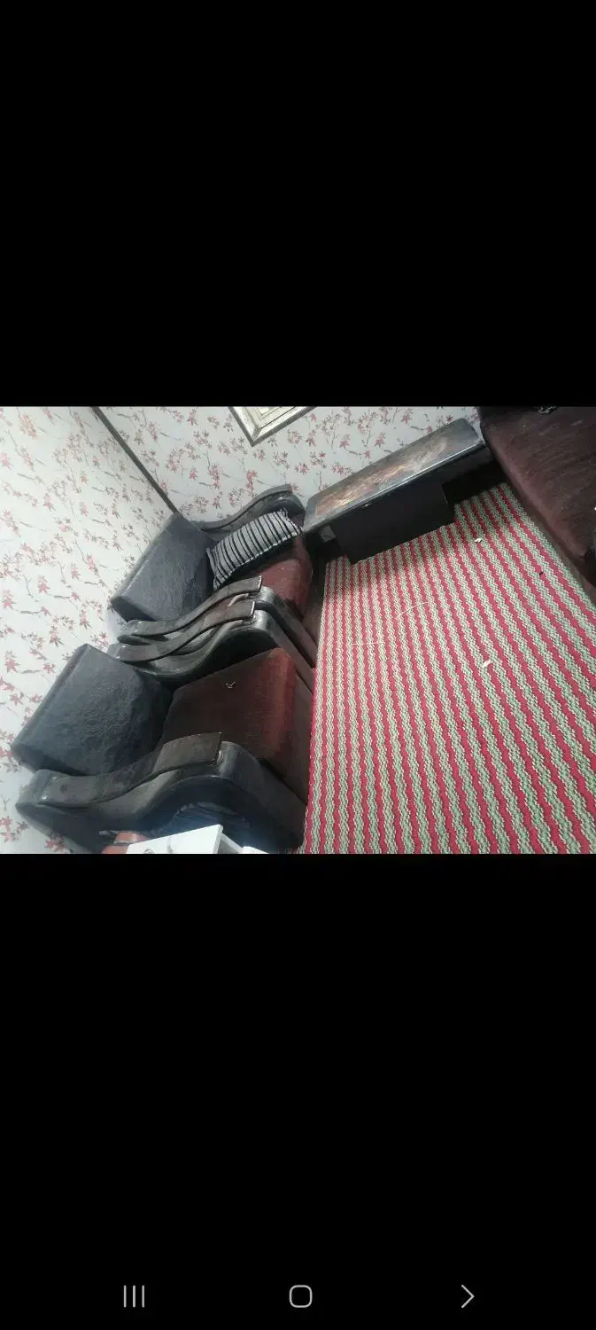 مبل|مبلمان خانگی و میز عسلی|شیراز, شاه قلی بیگی|دیوار