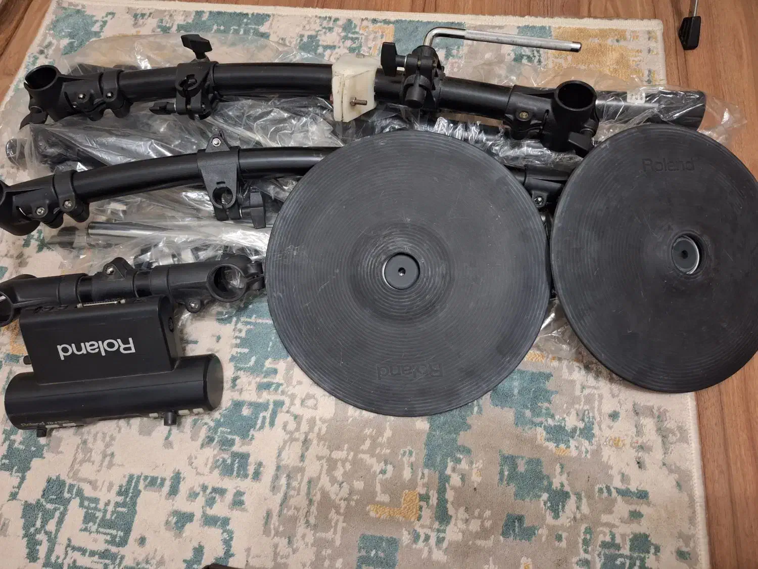 وی درام roland td4kx2|درام و پرکاشن|رشت, گلزاران|دیوار