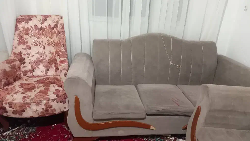 مبل هفت نفره و میز جلو مبلی|مبلمان خانگی و میز عسلی|کرج, حصارک بالا|دیوار