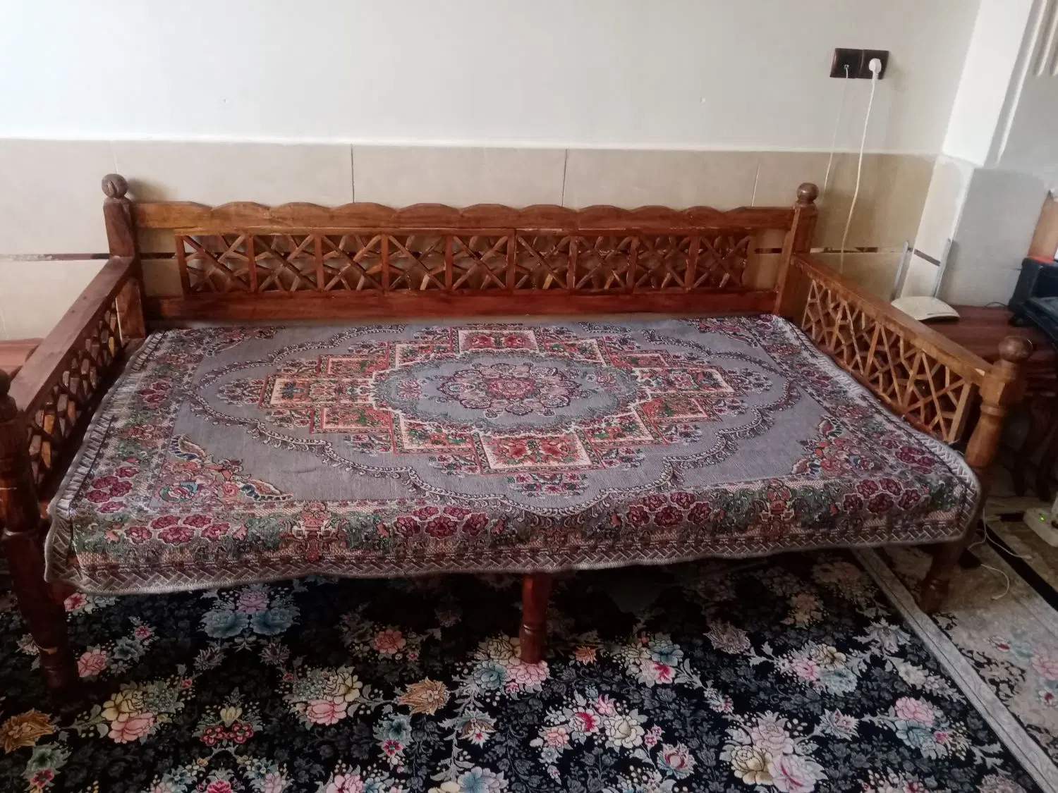 3عدد تخت|تخت و صندلی بچه|گرگان, |دیوار