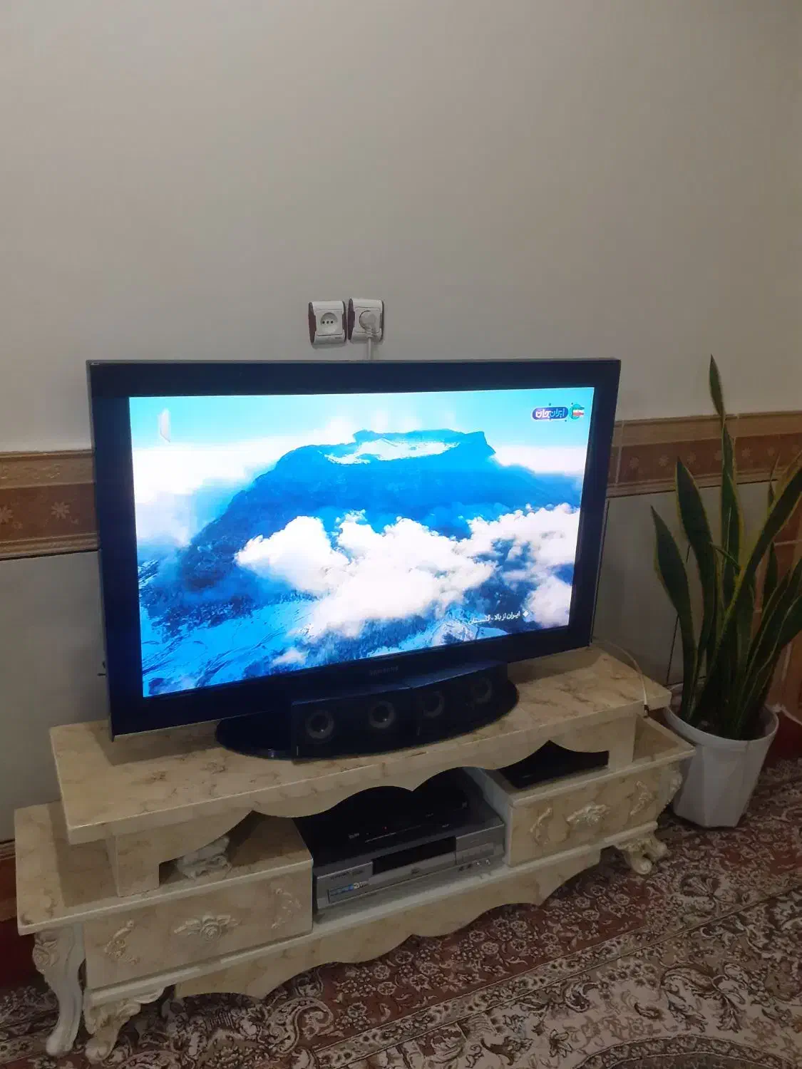 تلویزیون ال سی دی ۴۶ اینج|تلویزیون و پروژکتور|دورود, |دیوار