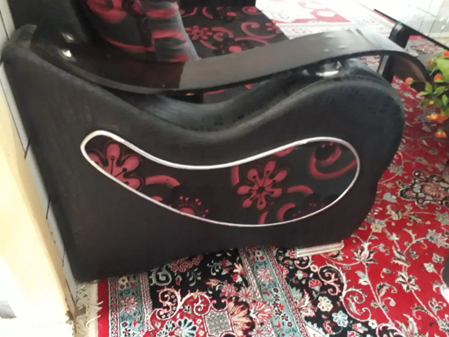 مبل راحتی سالم کار کرده|مبلمان خانگی و میز عسلی|اصفهان, تیران|دیوار