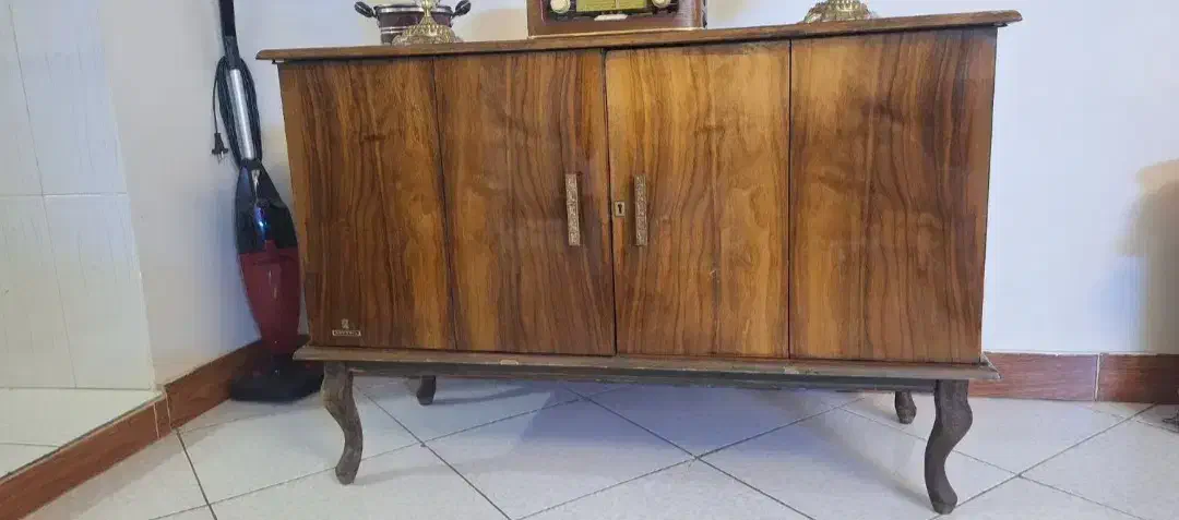 تلوزیون چوبی|کلکسیون اشیاء عتیقه|مشکین‌دشت, |دیوار