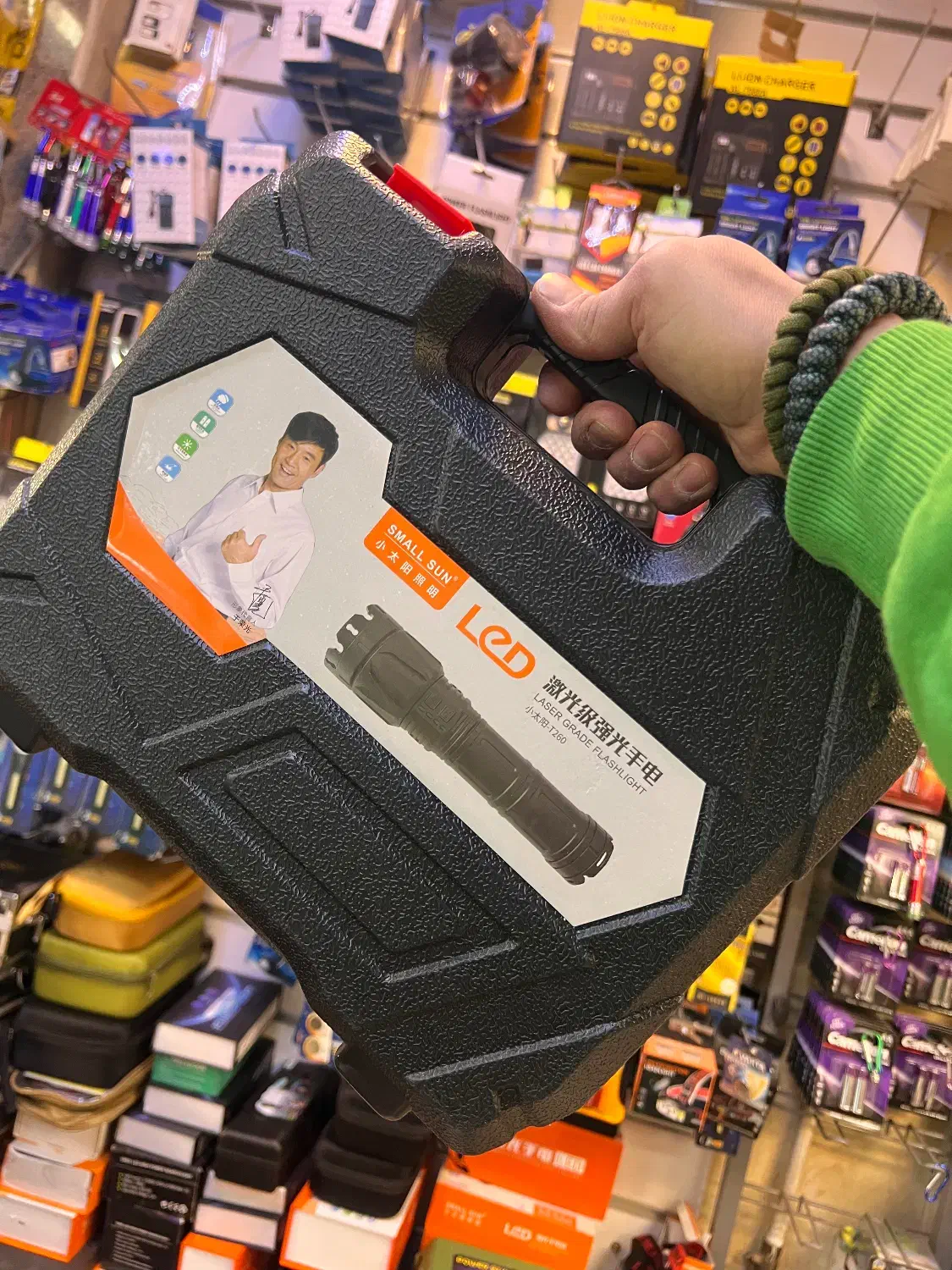 چراغ قوه شارژی کیلومتری زومدار نقطه زن t260 smllsu|کوهنوردی و کمپینگ|تهران, لاله زار|دیوار