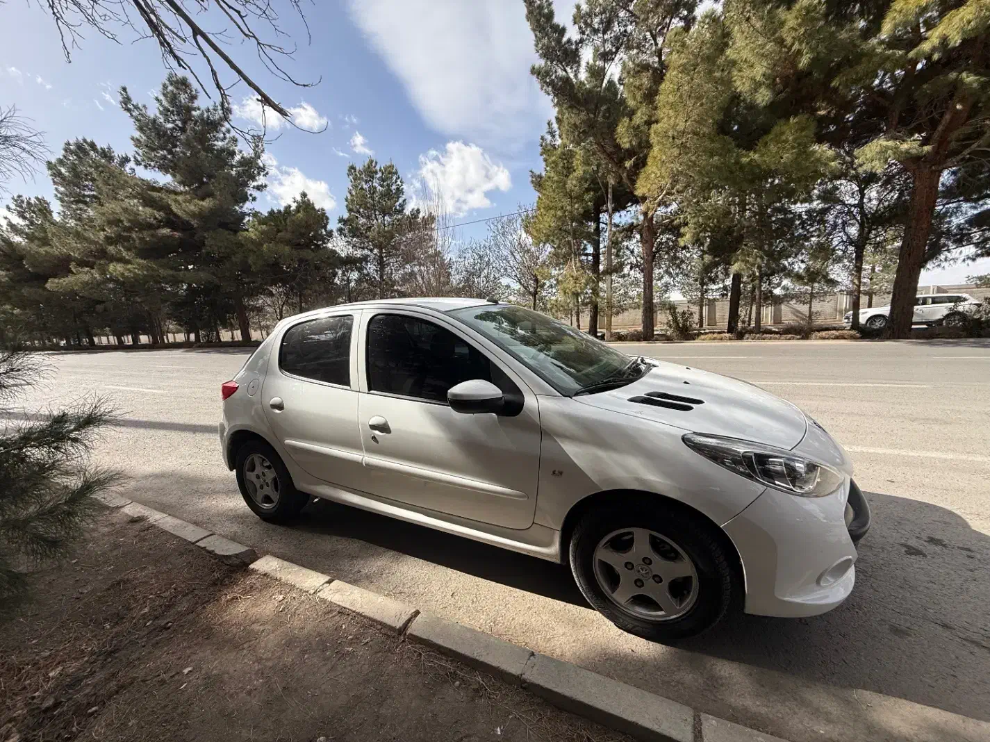 207 دنده ای|خودرو سواری و وانت|اصفهان, شهرک صنعتی امیرکبیر (شاپور جدید)|دیوار